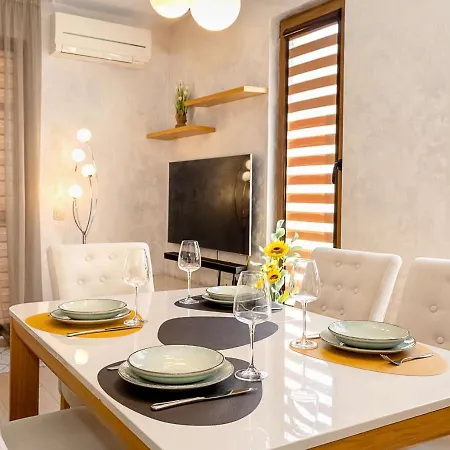 Apartment Spacious 2br - Park - Parking By Flat Manаger
