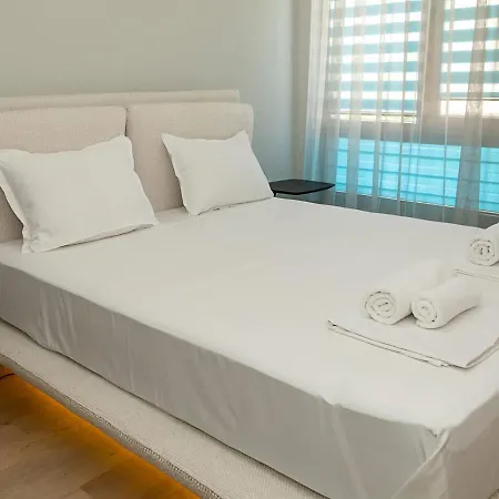 Spacious 2br - Park - Parking By Flat Manаger Apartment Warna