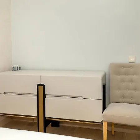 Spacious 2br - Park - Parking By Flat Manаger Apartment *